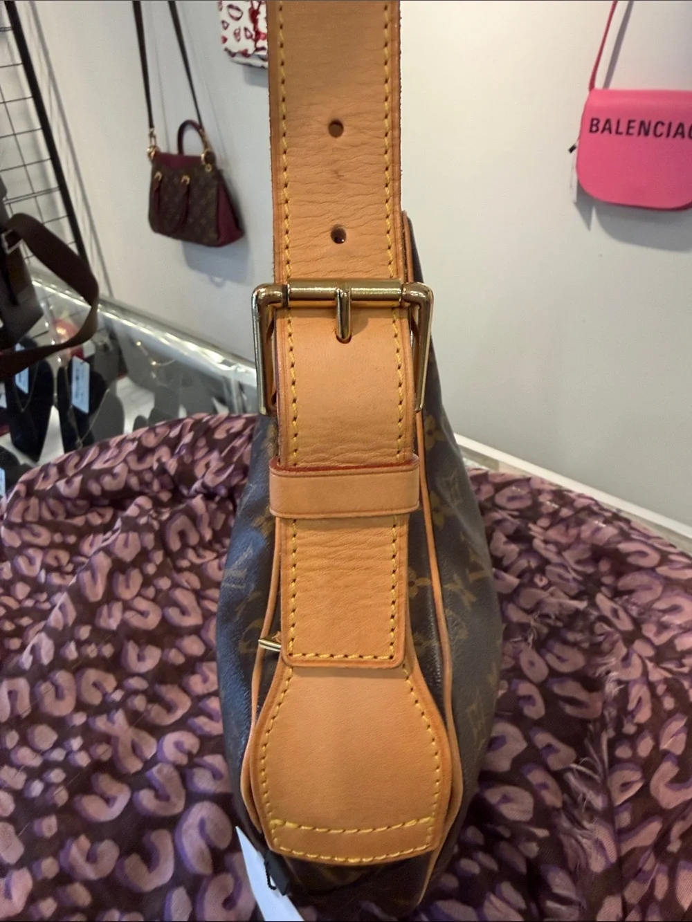 Louis Vuitton Croissant Hobo Bag in Classic Monogram